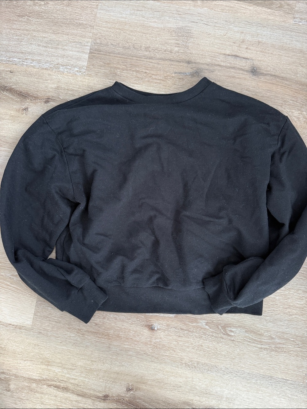 wild fable Black Women's cropped Crewneck Sweatshirt